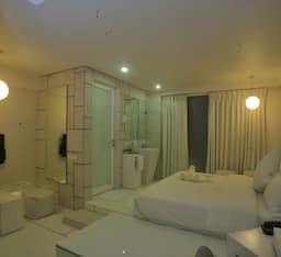 Silver Room
